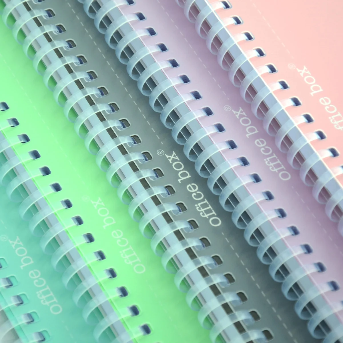 office box, Pack 5 Cuadernos Flexi A4 (29.7 x 21 cm) - Portadas y Espiral en Polipropileno, 80 Hojas con pre-corte+taladros para archivar, Surtido 5 Colores. (5 Colores - 5 UD - Tamaño A4)