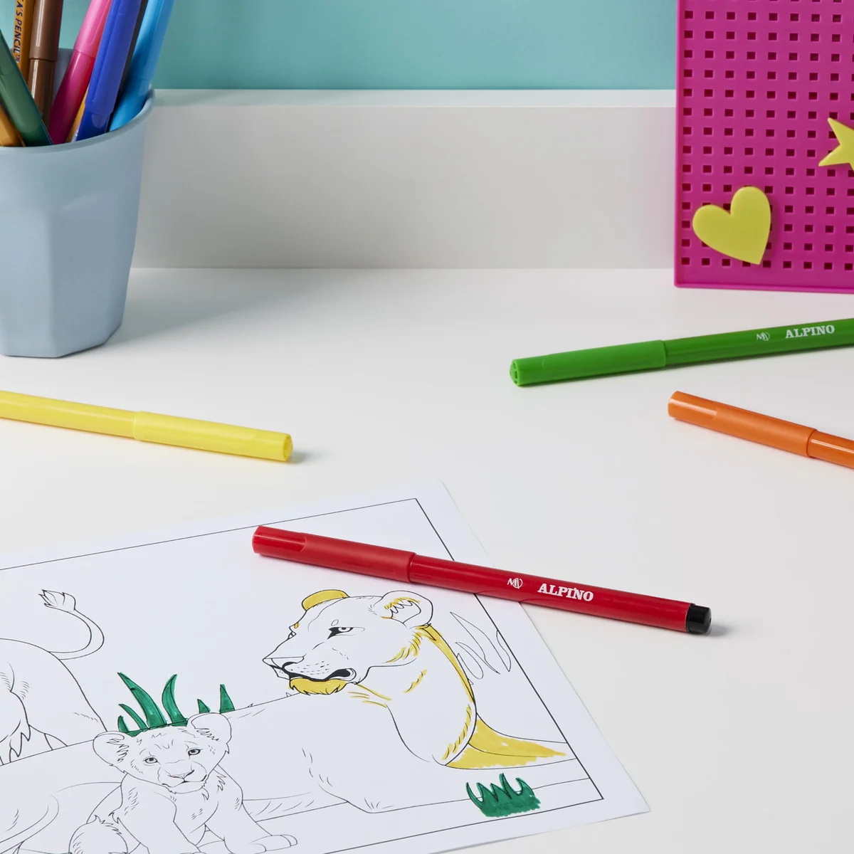 Alpino 24 Rotuladores de Colores Brillantes | Rotulador de Punta Resistente de 3mm para Colorear | Tinta Súper Lavable y de Larga Duración | Estuche de Rotuladores | Material Escolar