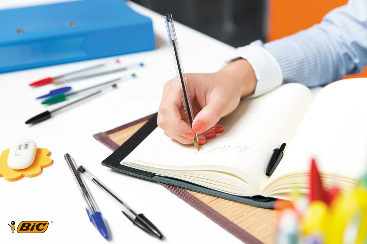 BIC Cristal Original Bolígrafos Punta Media (1,0 mm) – Colores Surtidos, Pack de 2 Blísters de 10 Unidades