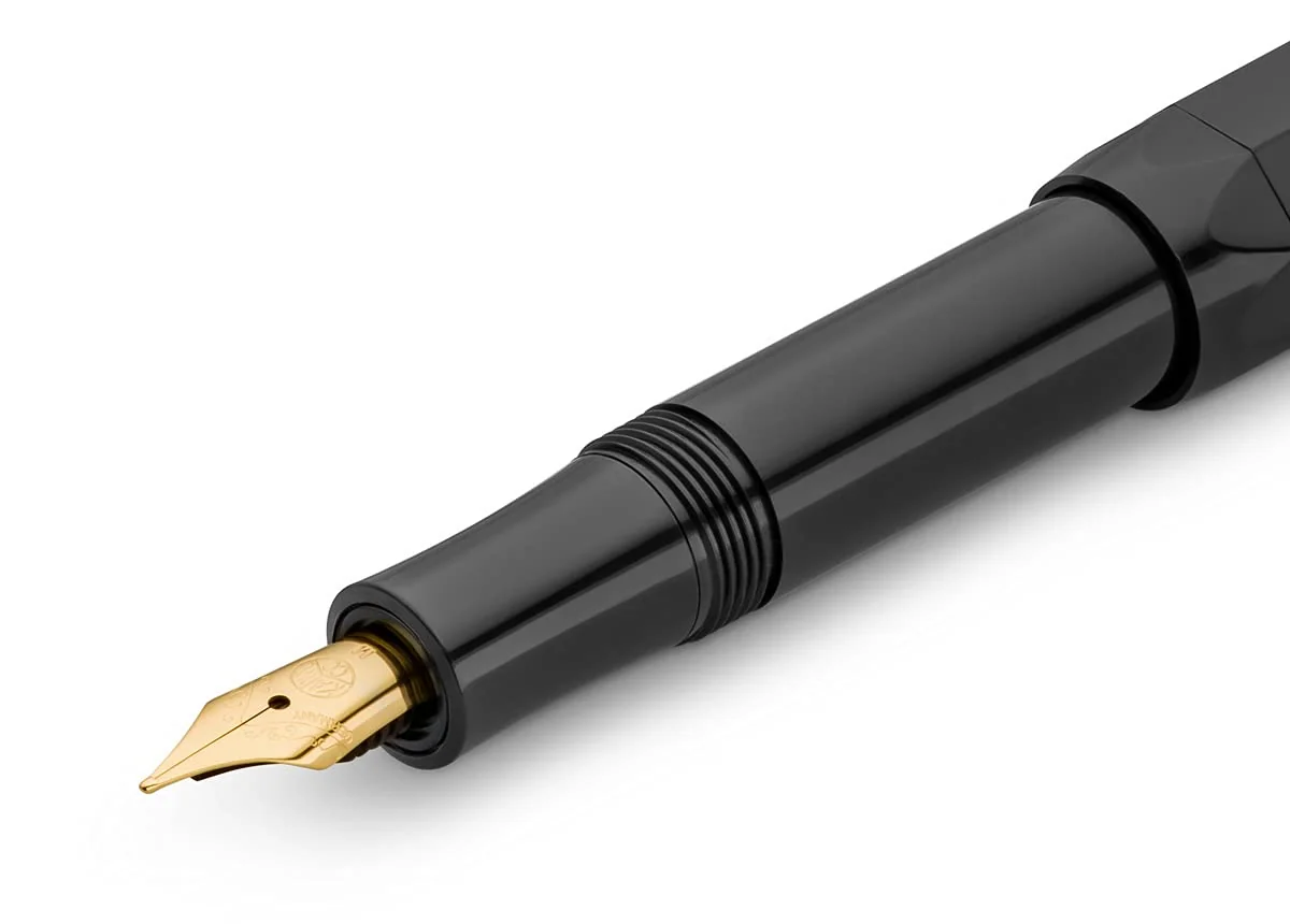 Kaweco Classic Sport Pluma estilogr?fica con plum?n de acero chapado en oro de 23 quilates y punta de iridio para cartuchos de tinta I Kaweco Sport estilogr?fica de 13,5 cm (extrafino, negro)
