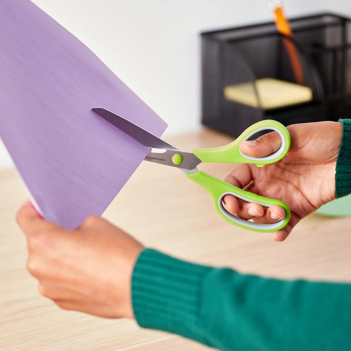 Amazon Basics Tijeras de acero inoxidable, cómodas, multifuncionales, multiusos, recubiertas de PVD, paquete de 2, oficina, hogar, cocina, multicolor